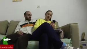 Beurette française baise hardcore et reçoit du sperme