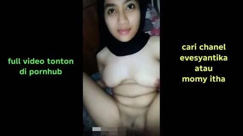 Prof hijab indonésienne suce et baise jusqu'aux larmes