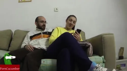 Beurette française baise hardcore et reçoit du sperme