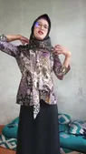 Trans voilée se masturbe avec son hijab - Solo amateur