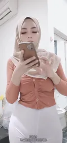 Musulmane hijab gros seins se masturbe et éjacule